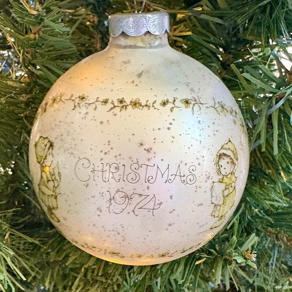VTG Hallmark Mary Hamilton Glass Ball Christmas Carolers Ornament 1974 Holiday